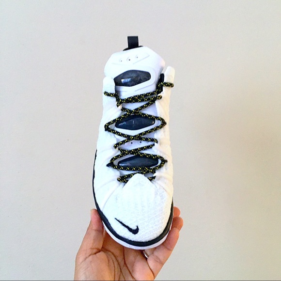 Nike LeBron 18 Basketball Shoes - Picture 6 of 7